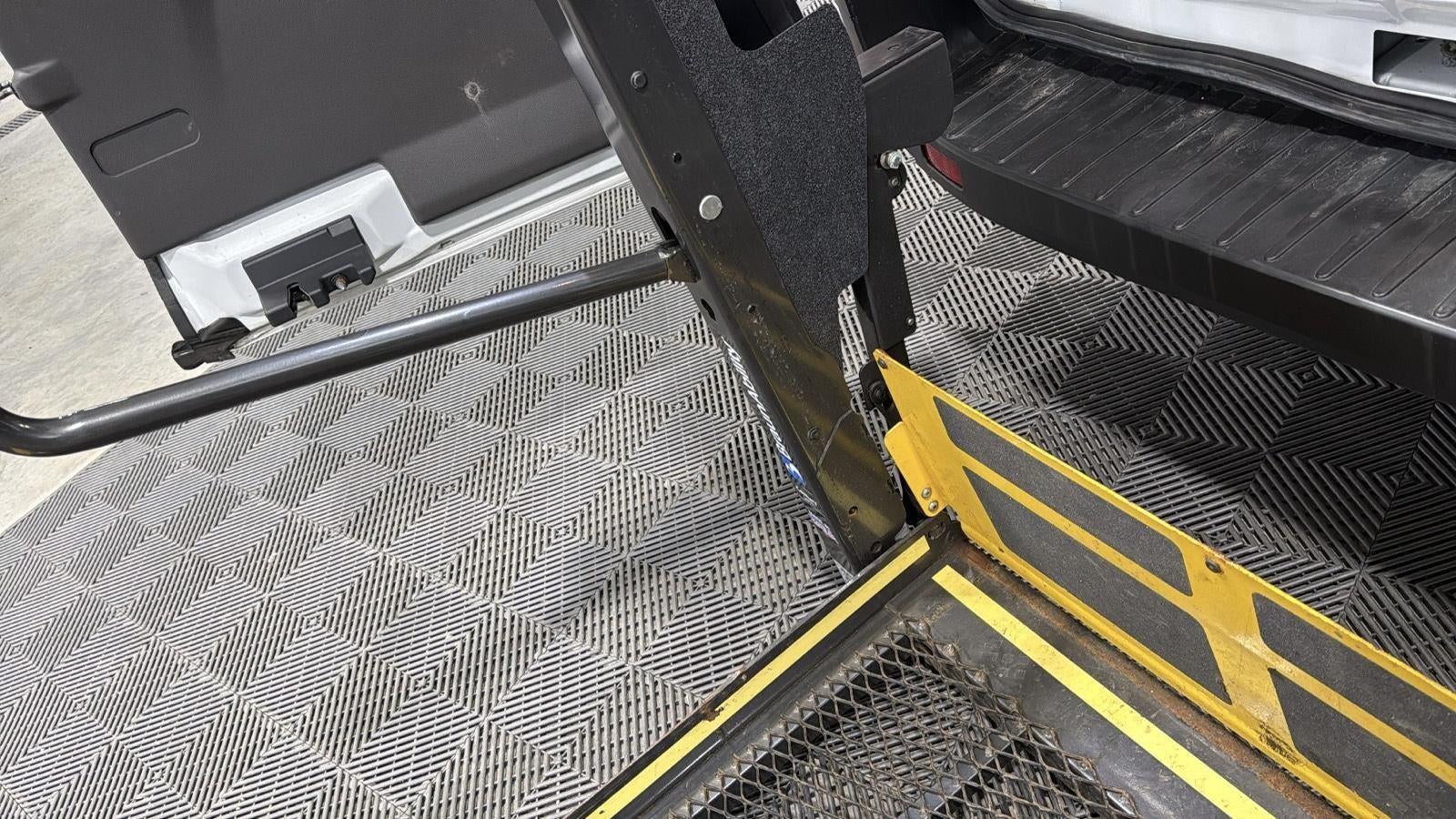 2020 Ford Transit Passenger Wagon XL