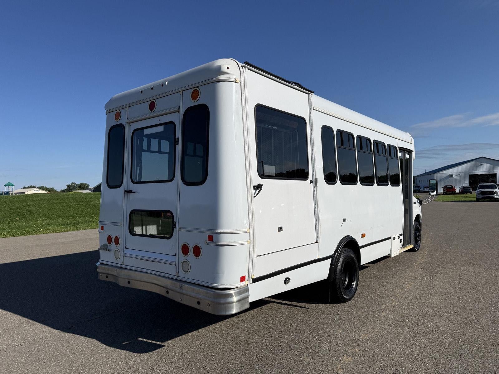 2019 Ford E-Series Cutaway E-450 DRW 158" WB