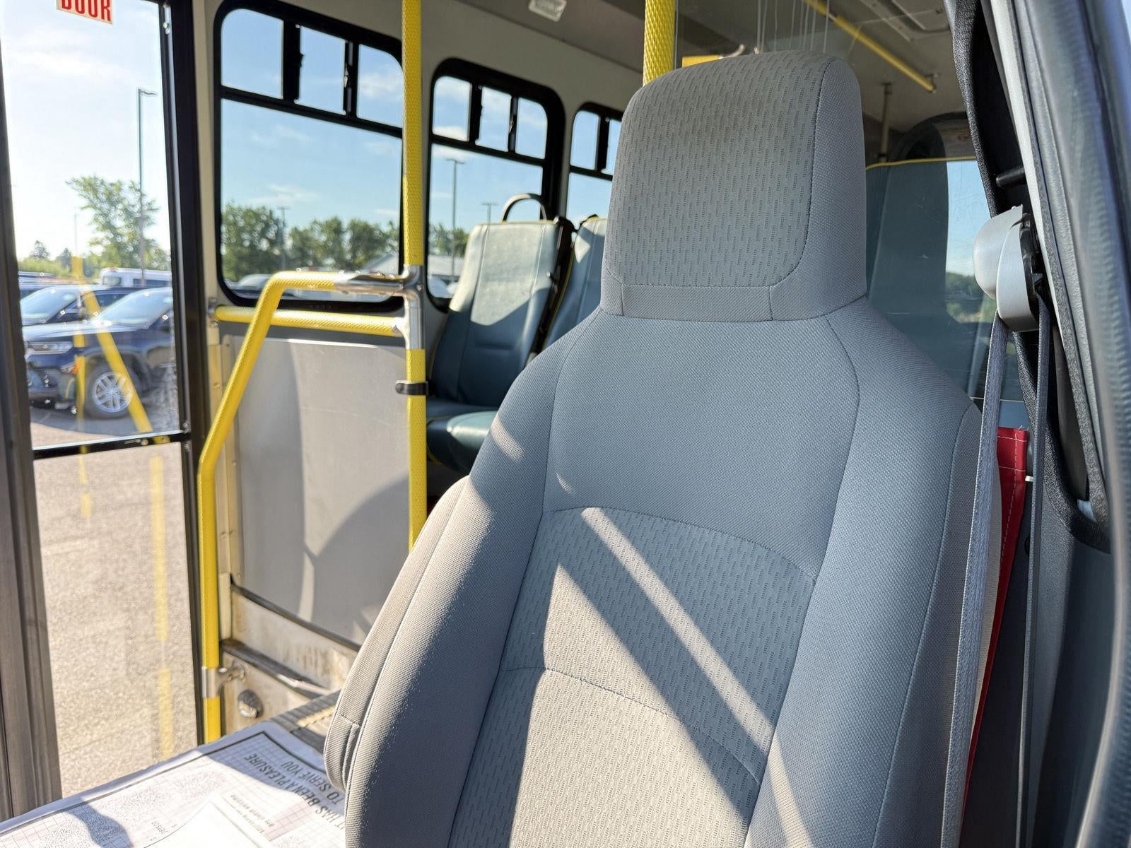 2019 Ford E-Series Cutaway E-450 DRW 158" WB