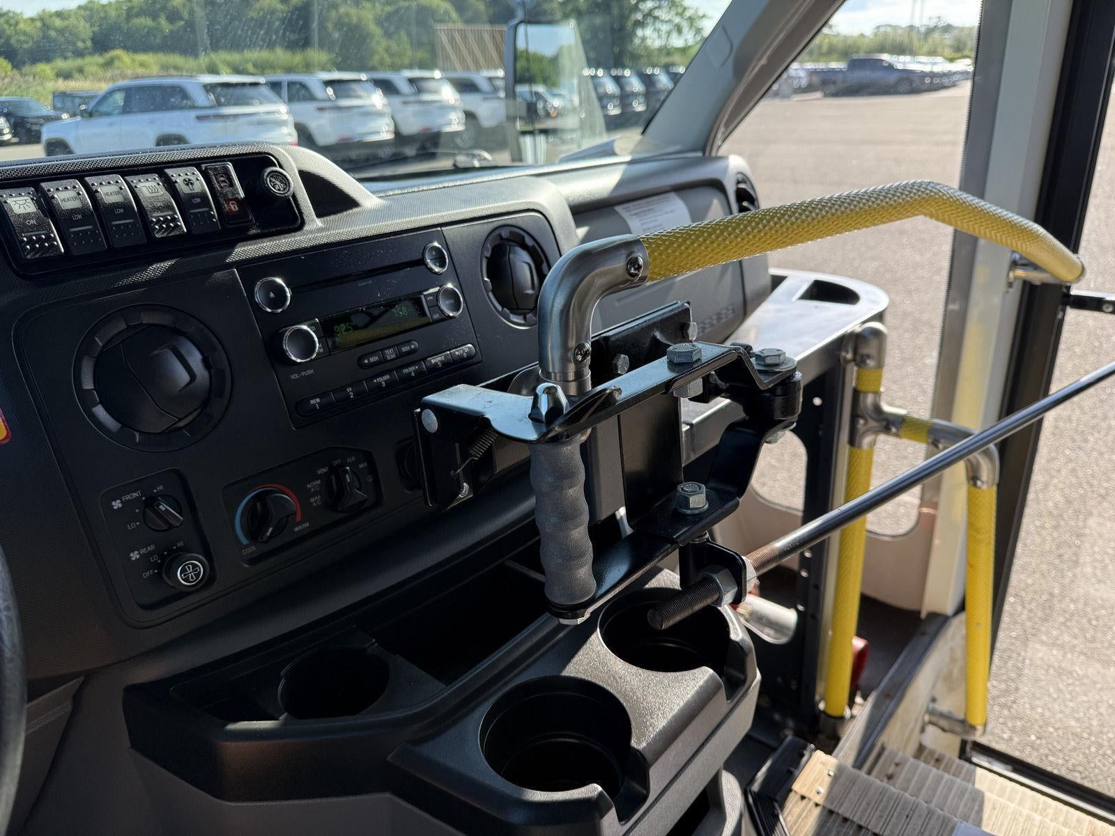 2019 Ford E-Series Cutaway E-450 DRW 158" WB
