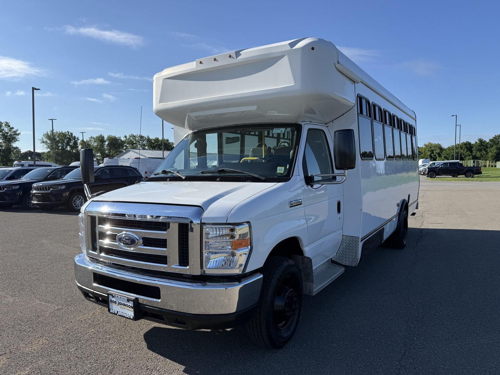 2019 Ford E-Series Cutaway E-450 DRW 158" WB