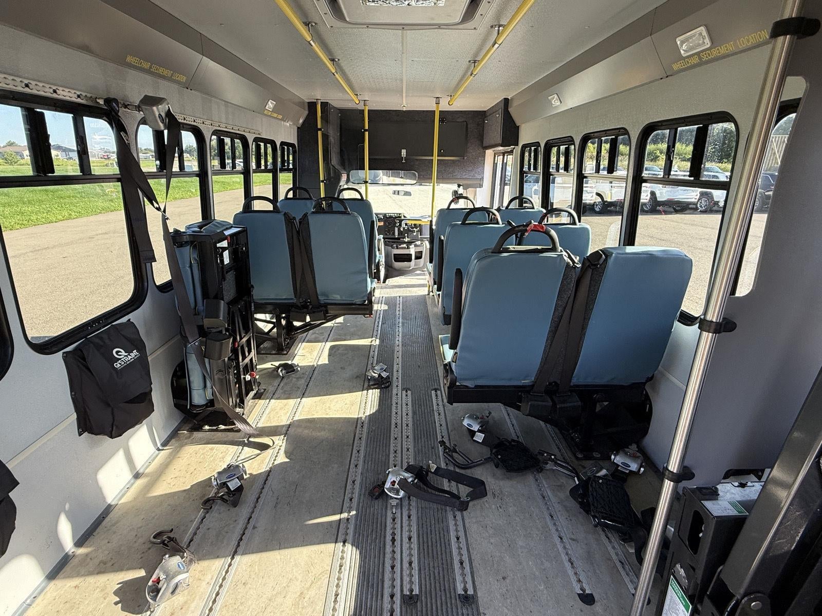 2019 Ford E-Series Cutaway E-450 DRW 158" WB