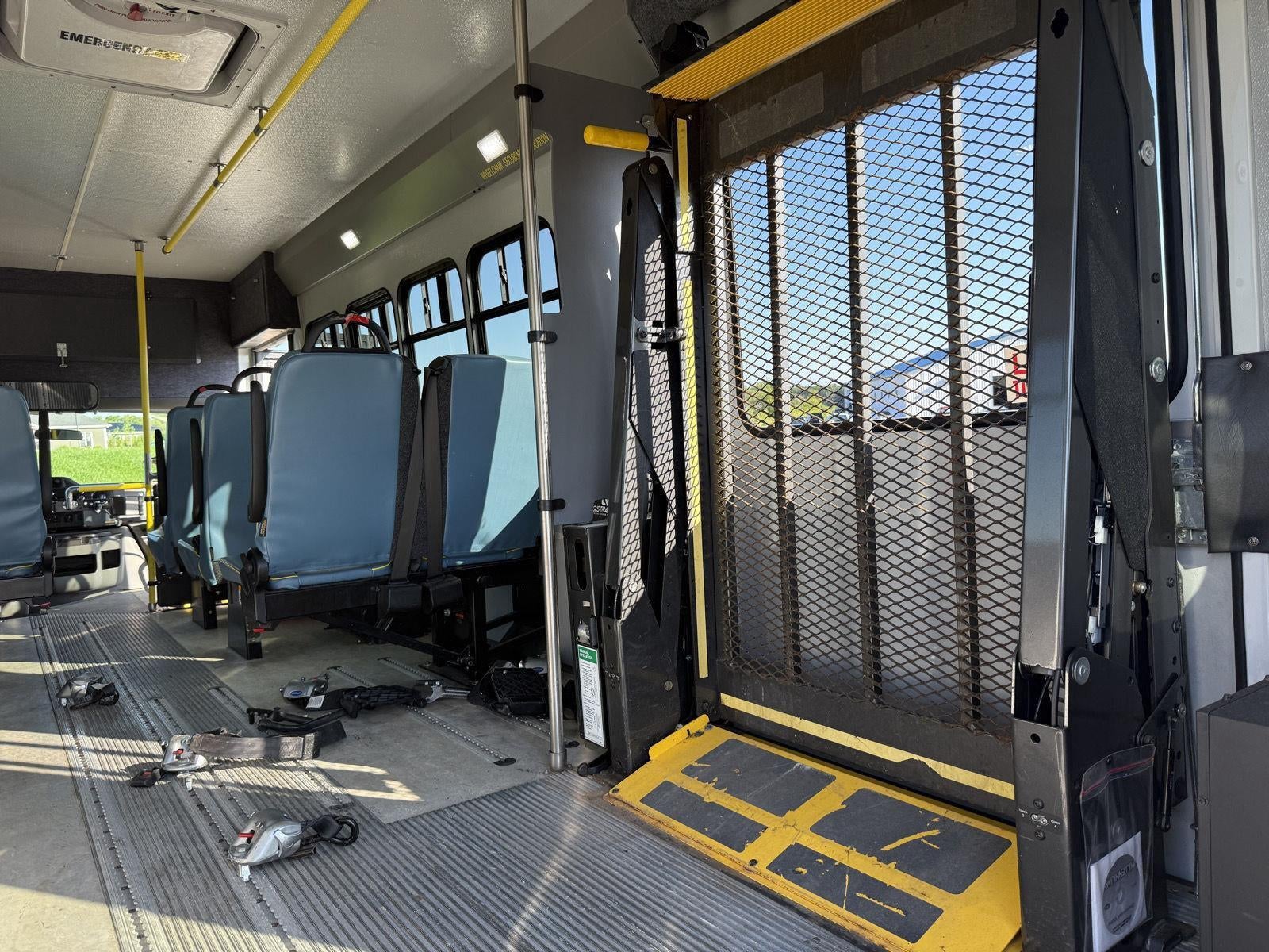 2019 Ford E-Series Cutaway E-450 DRW 158" WB