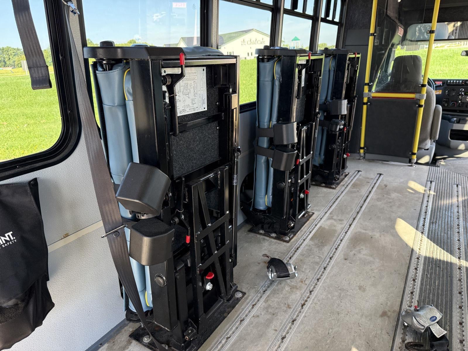 2019 Ford E-Series Cutaway E-450 DRW 158" WB
