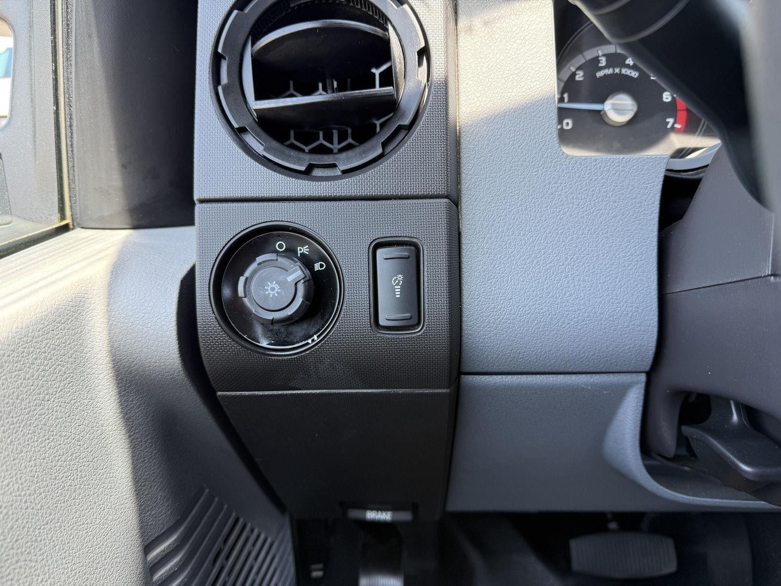 2015 Ford Super Duty F-350 DRW XL