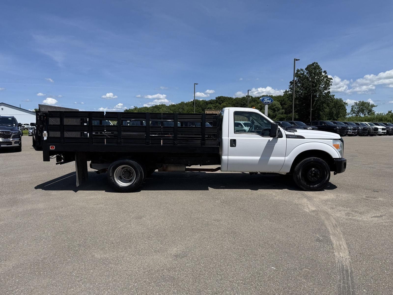 2015 Ford Super Duty F-350 DRW XL