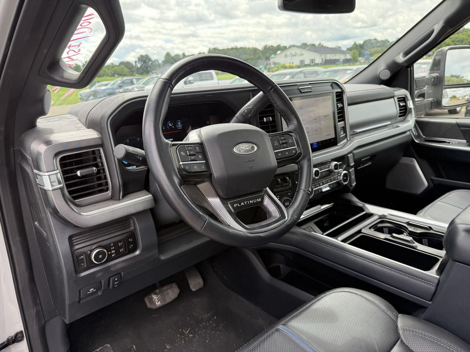 2025 Ford Super Duty F-250 Platinum