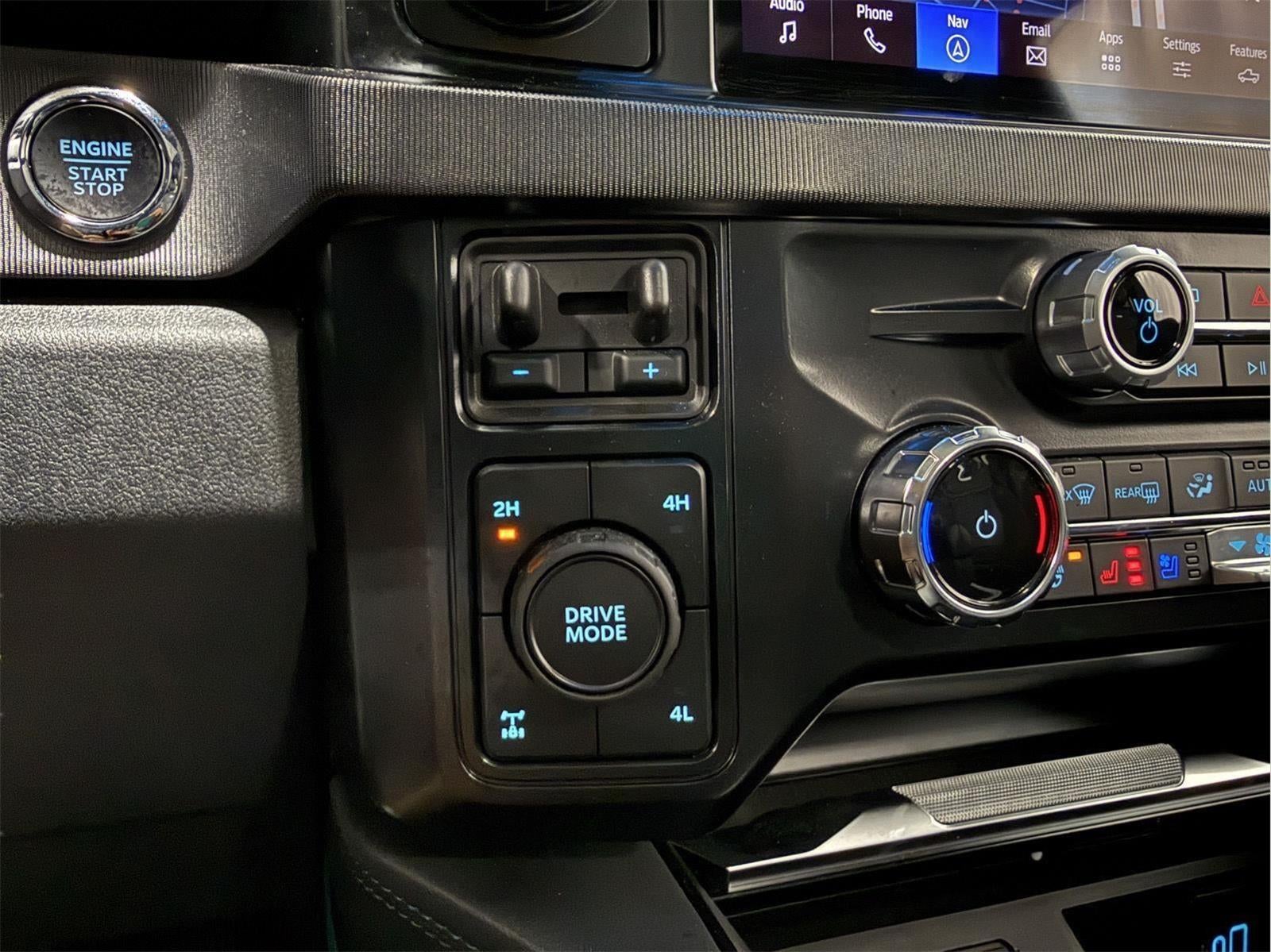 2025 Ford Super Duty F-250 Platinum
