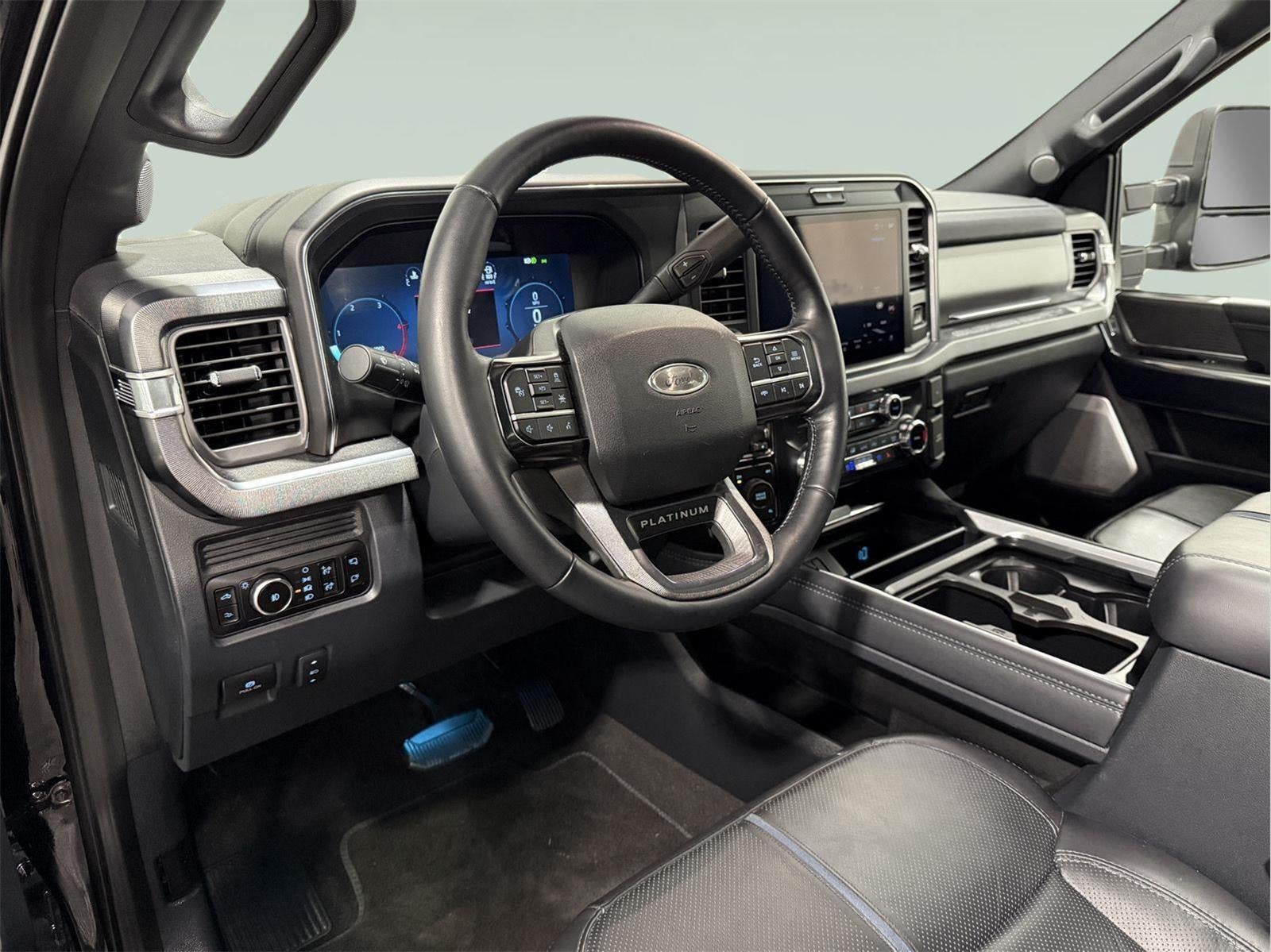 2025 Ford Super Duty F-250 Platinum