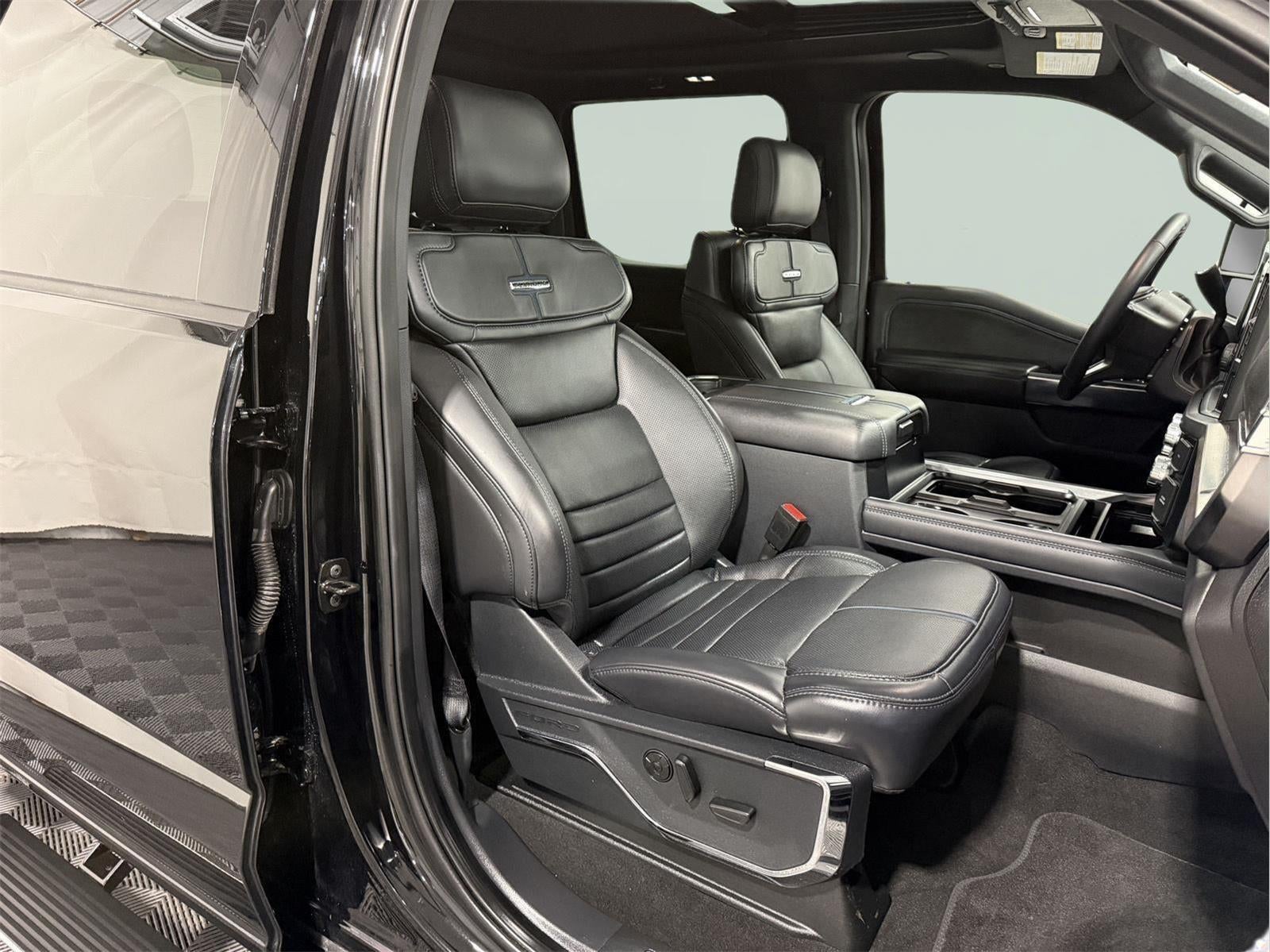 2025 Ford Super Duty F-250 Platinum