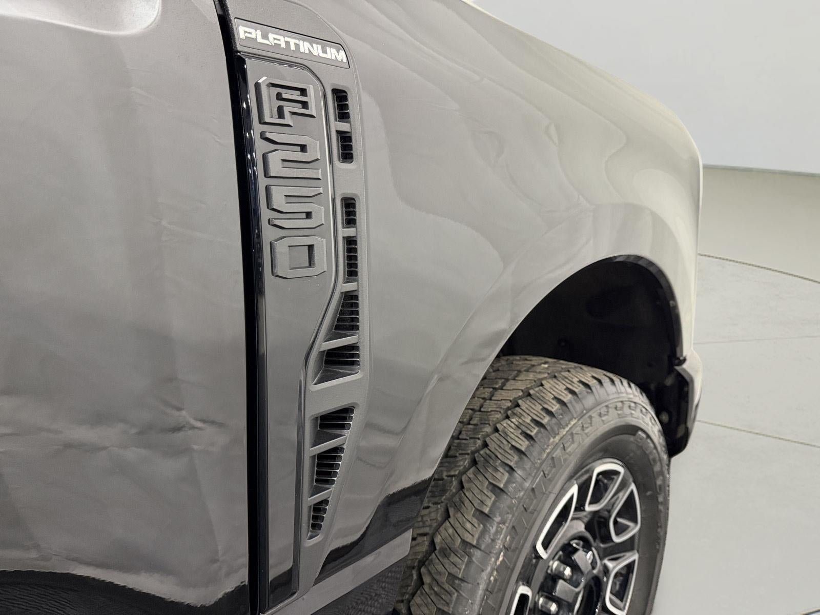 2025 Ford Super Duty F-250 Platinum