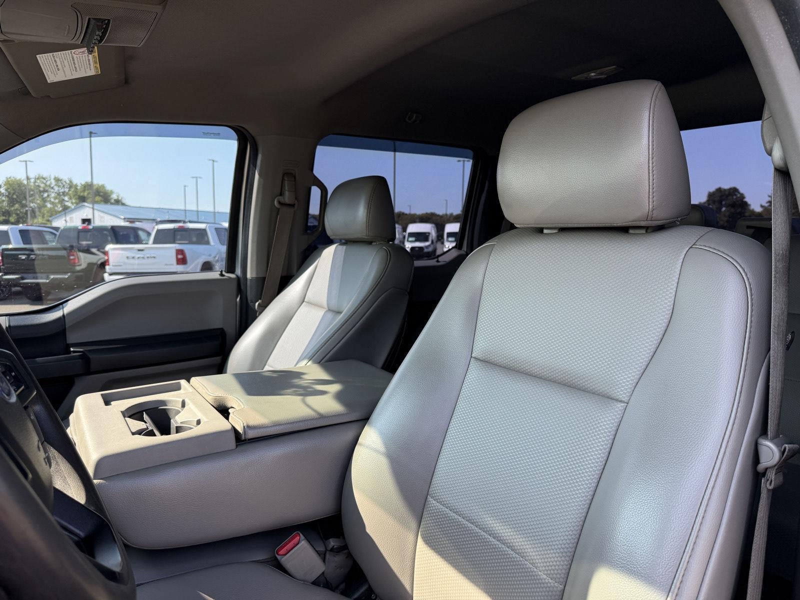 2017 Ford Super Duty F-350 SRW XL