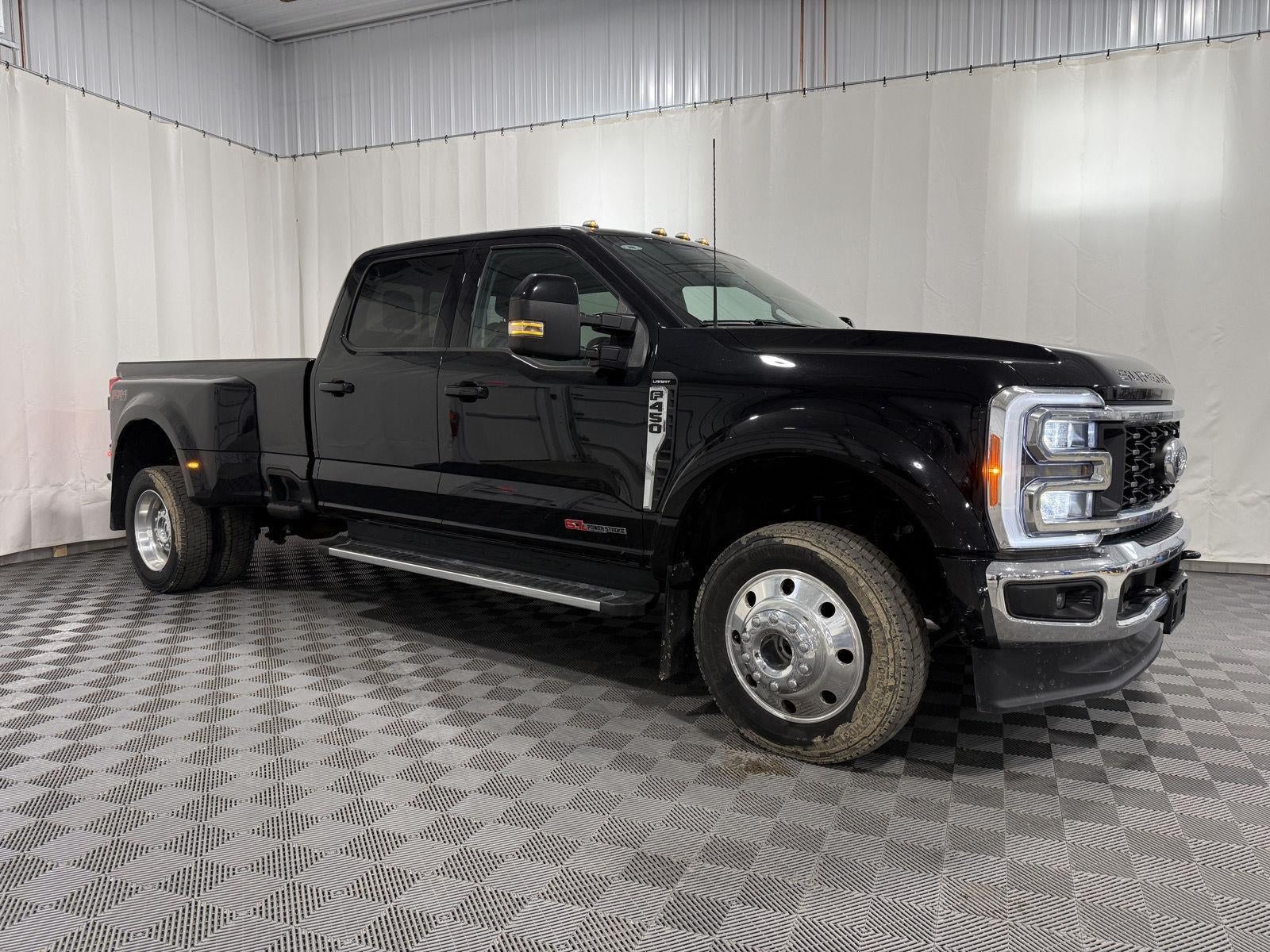 2023 Ford Super Duty F-450 DRW LARIAT