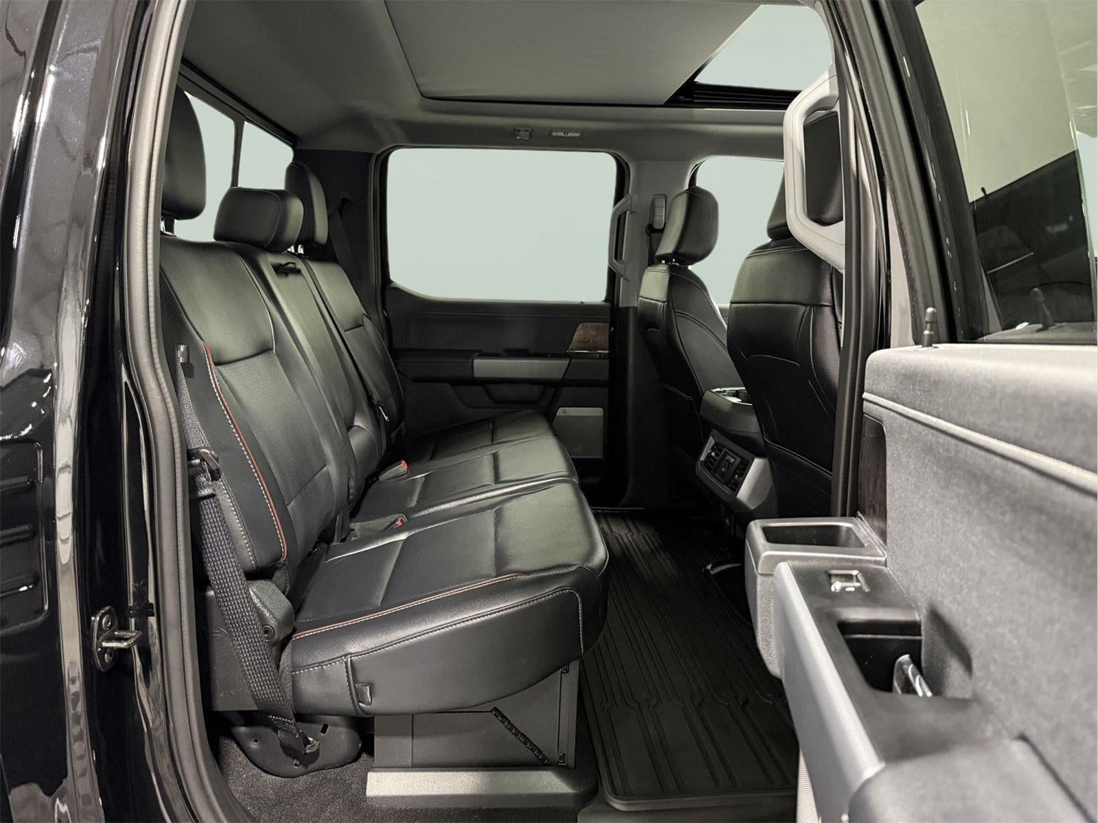 2023 Ford Super Duty F-450 DRW LARIAT