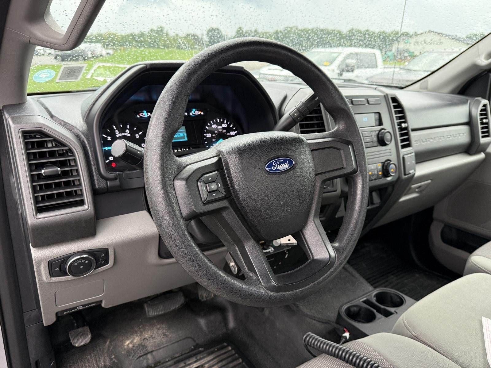 2018 Ford Super Duty F-250 Srw XL 4WD Reg Cab 8' Box/plow/salter