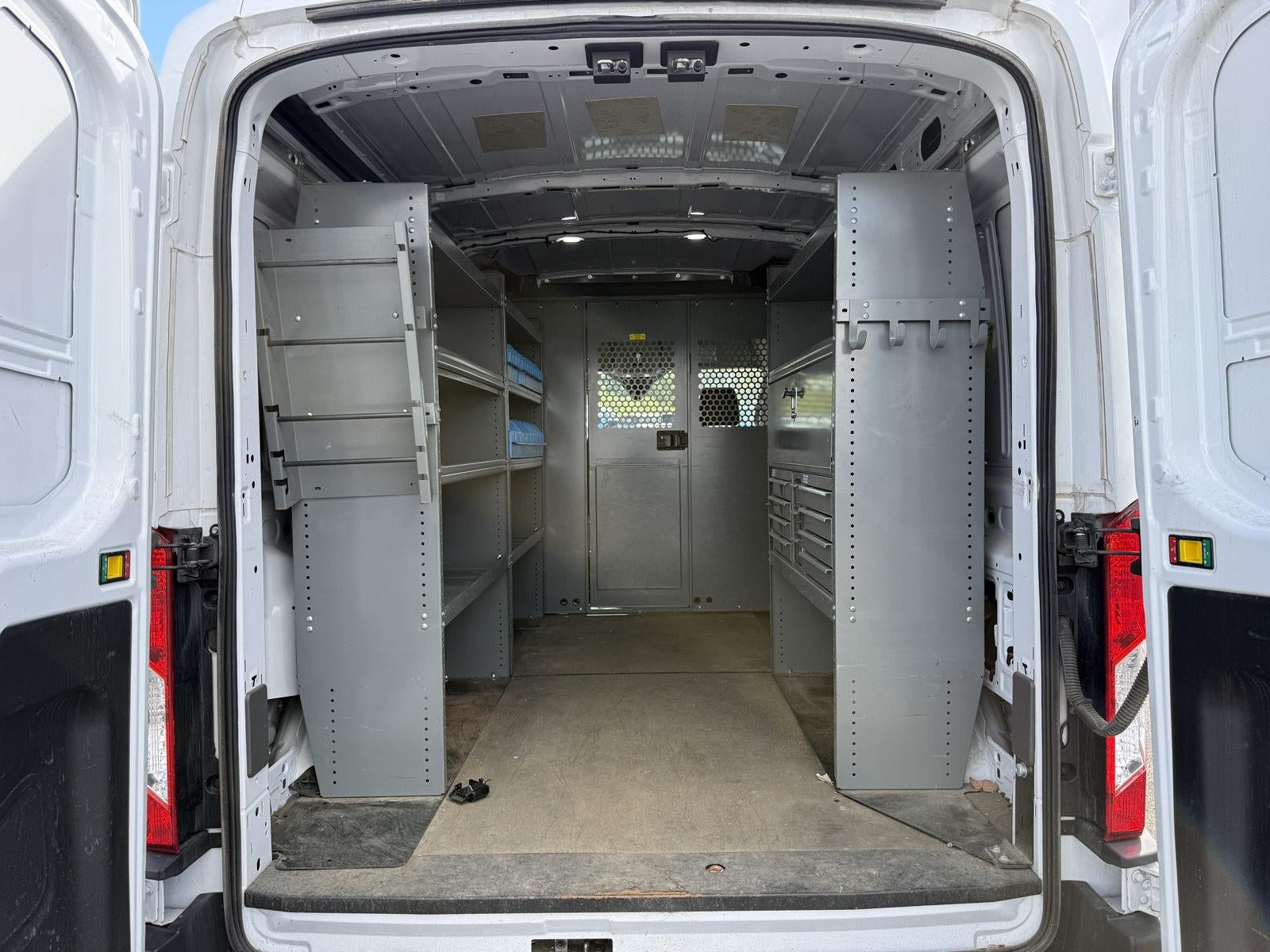 2022 Ford E-Transit 350
