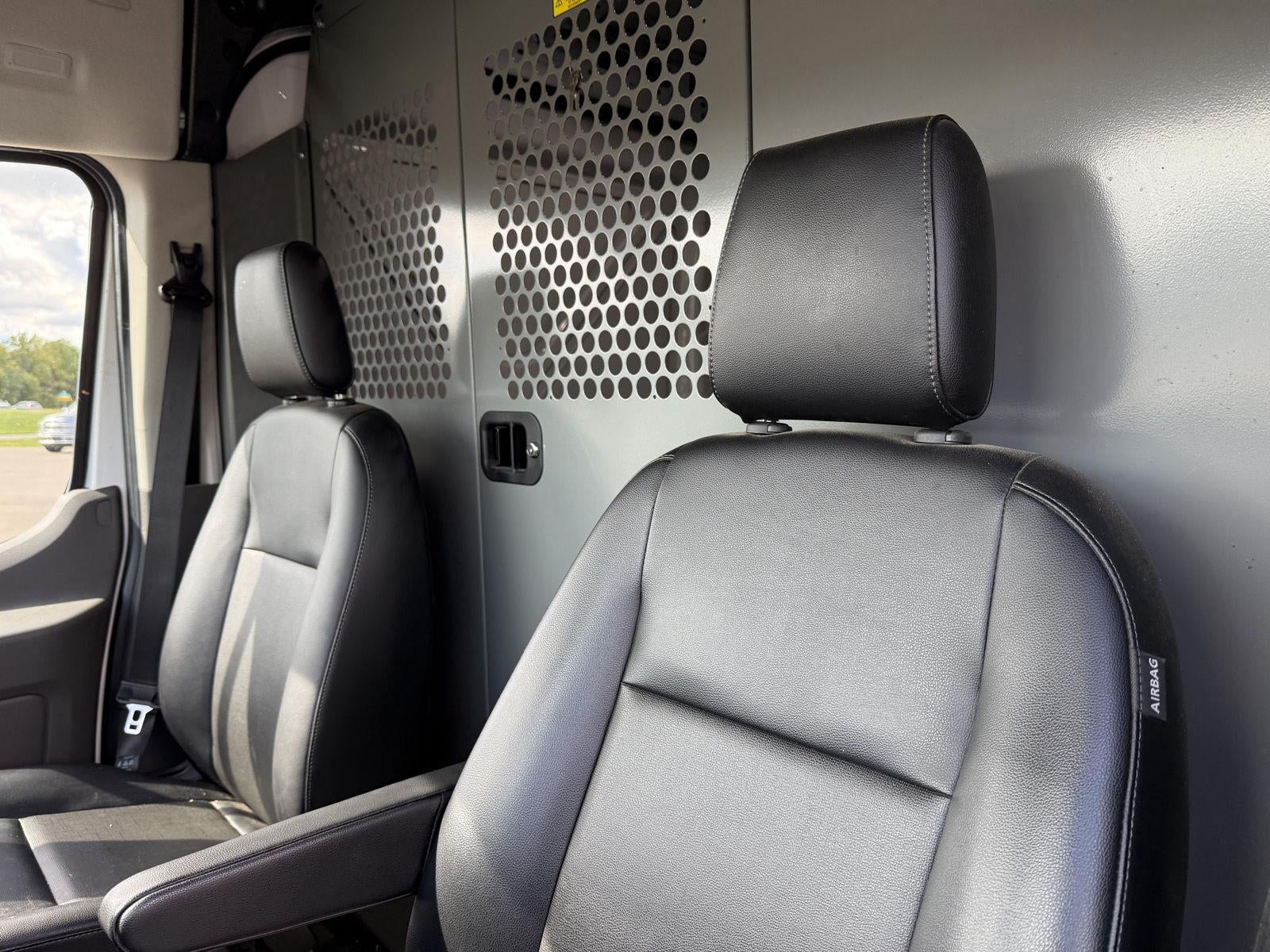 2022 Ford E-Transit 350