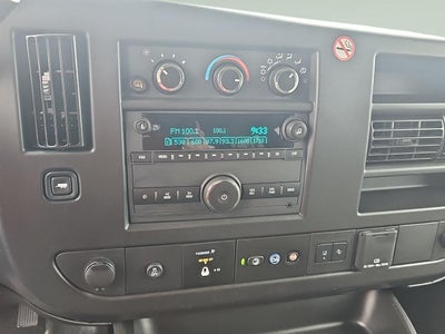 2025 Chevrolet Express Passenger LT