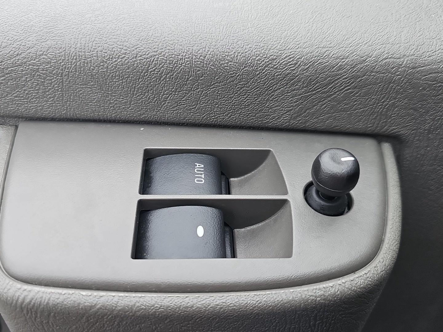 2025 Chevrolet Express Passenger LT