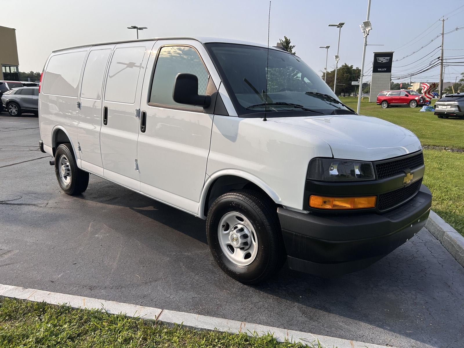 2025 Chevrolet Express Cargo Van RWD 2500 135"