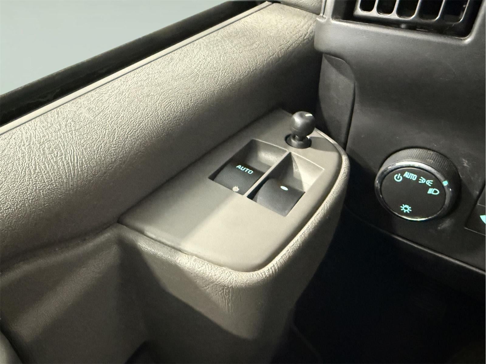 2024 Chevrolet Express Cargo Van RWD 2500 135