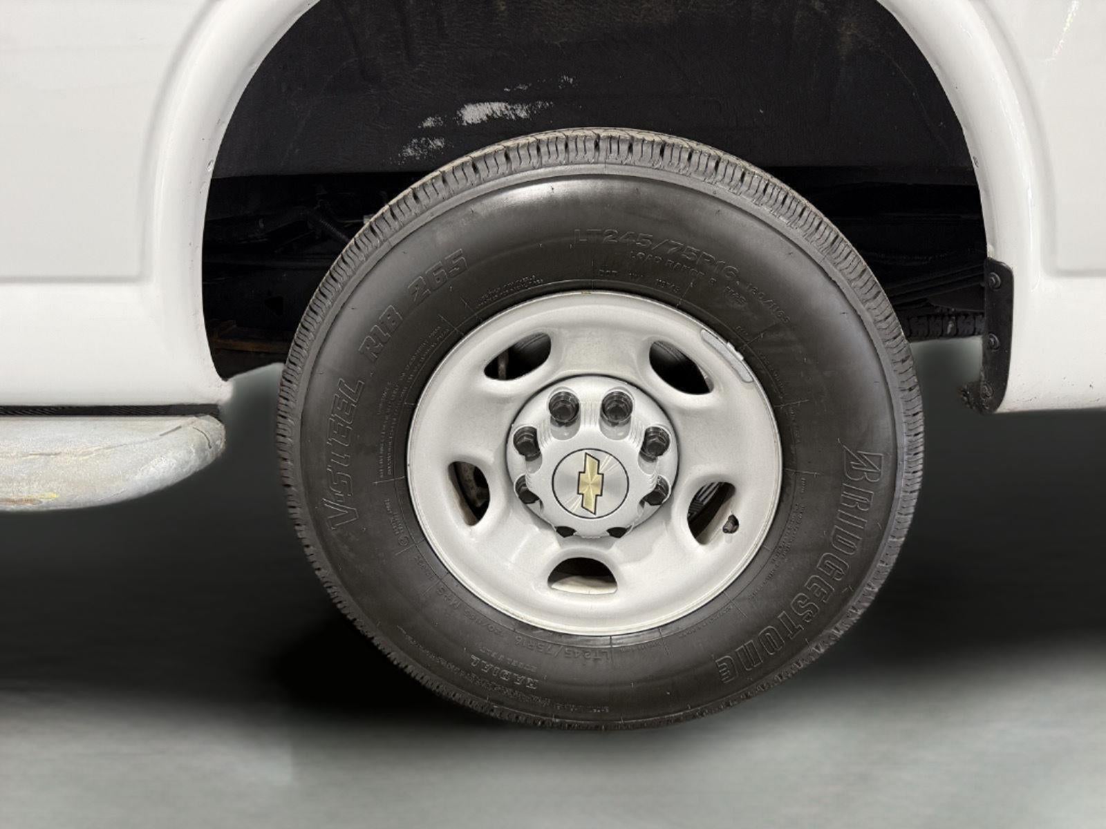 2024 Chevrolet Express Cargo Van RWD 2500 135