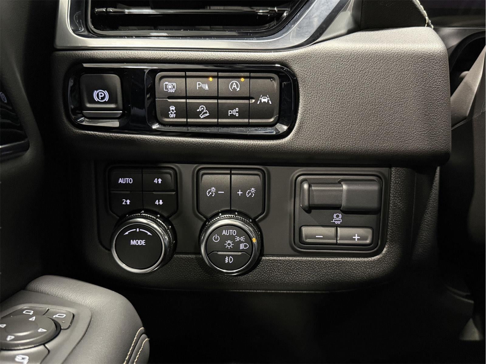 2025 GMC Yukon Elevation