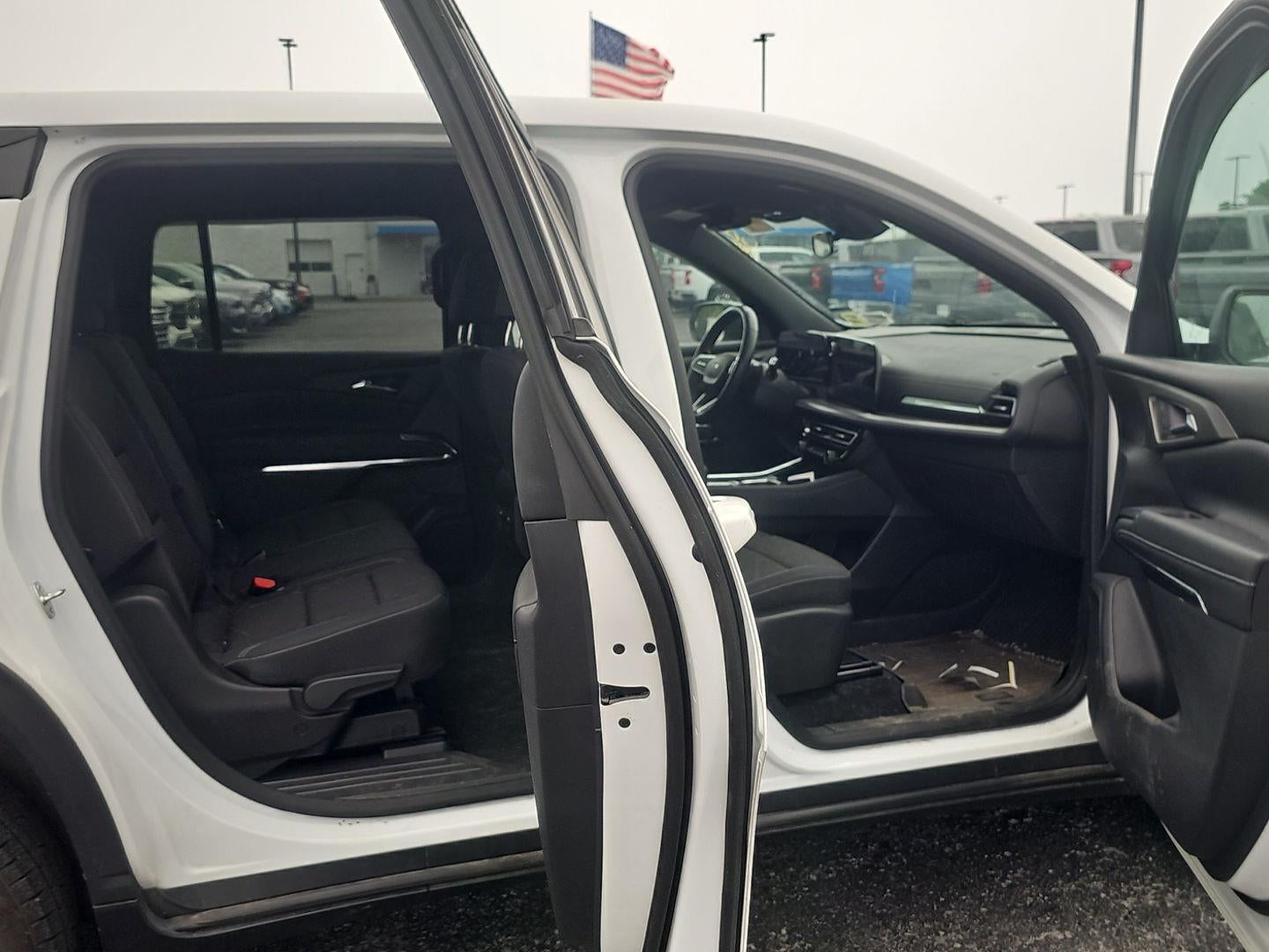 2024 Chevrolet Traverse AWD LS