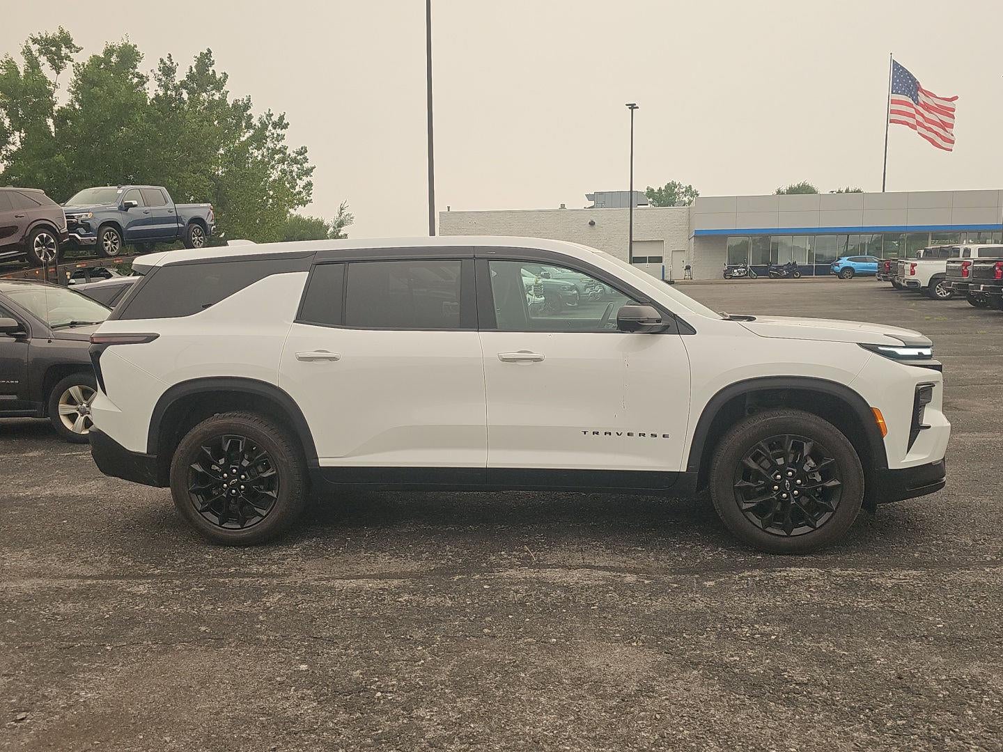 2024 Chevrolet Traverse AWD LS