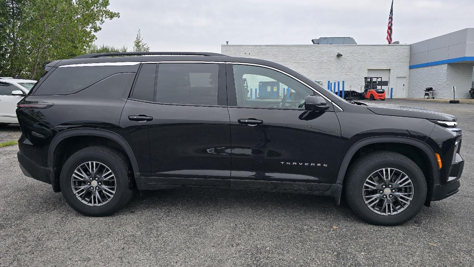 2024 Chevrolet Traverse AWD LT