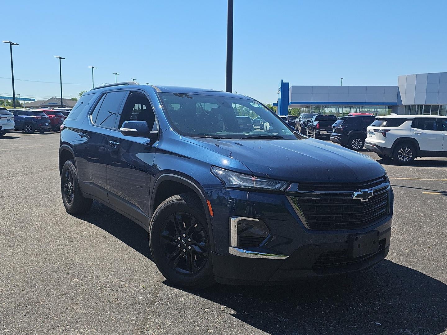 2023 Chevrolet Traverse LT Cloth