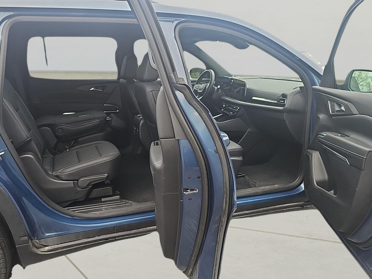 2025 Chevrolet Traverse AWD LT