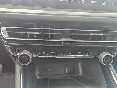 2025 Chevrolet Traverse AWD LT