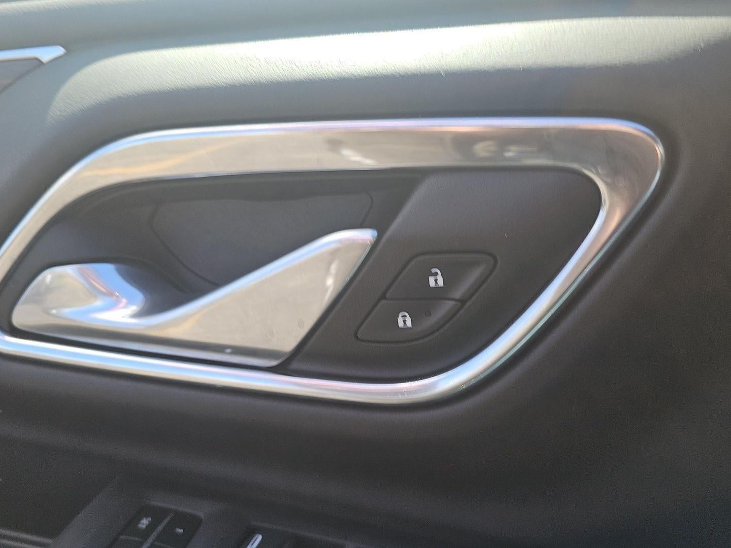 2025 Chevrolet Traverse AWD LT