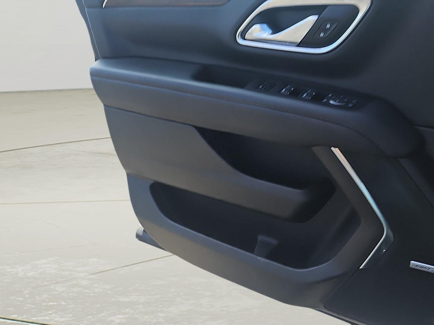 2025 Chevrolet Traverse AWD LT