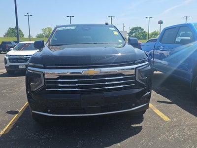 2025 Chevrolet Suburban LT