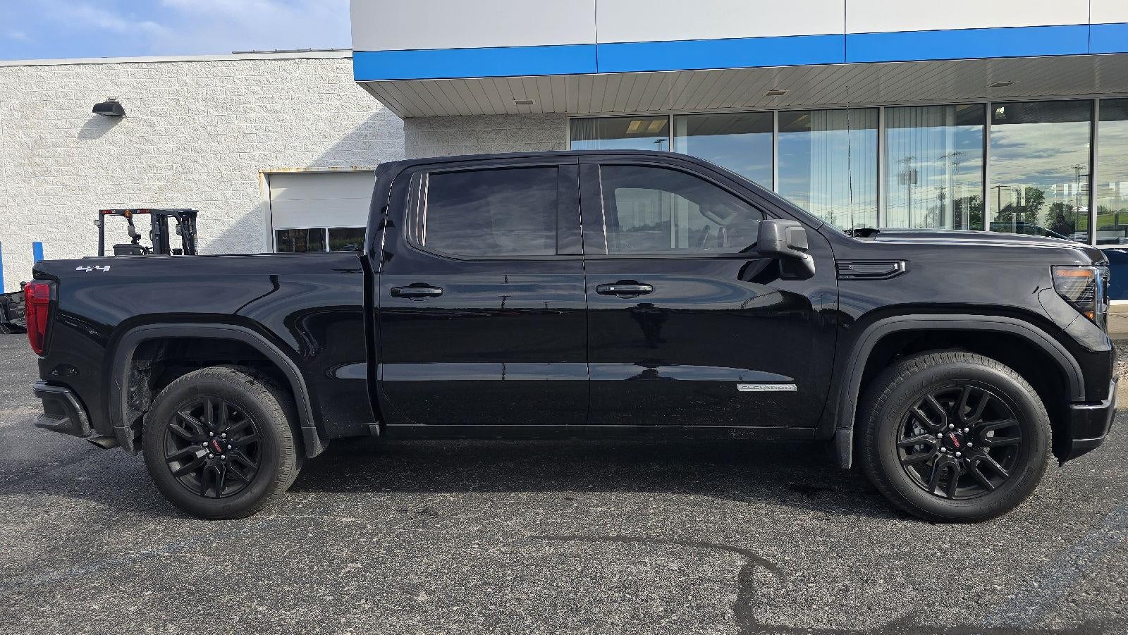 2024 GMC Sierra 1500 Elevation