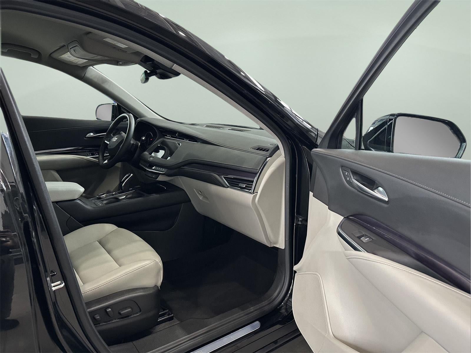 2023 Cadillac XT4 AWD Luxury