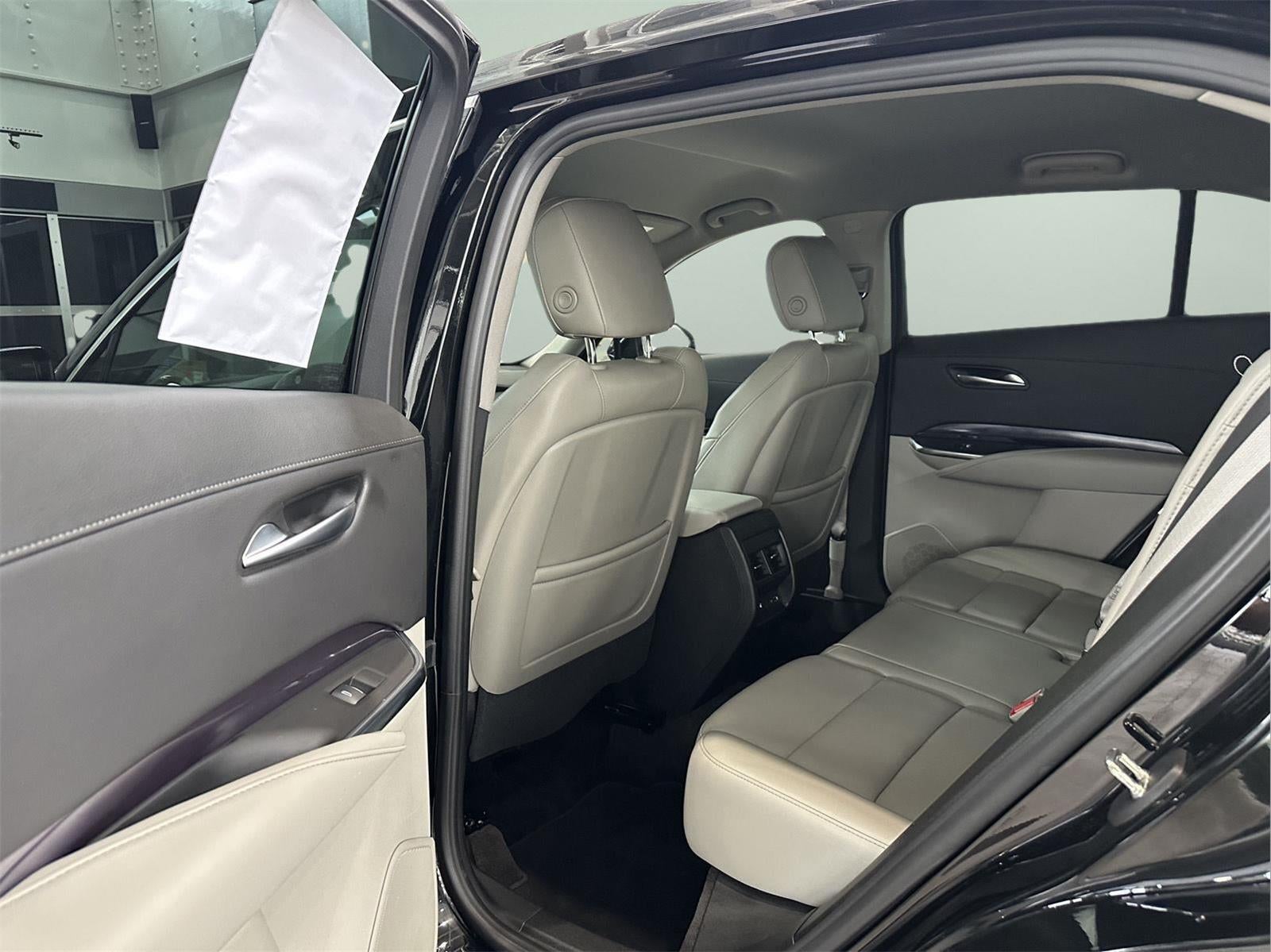 2023 Cadillac XT4 AWD Luxury