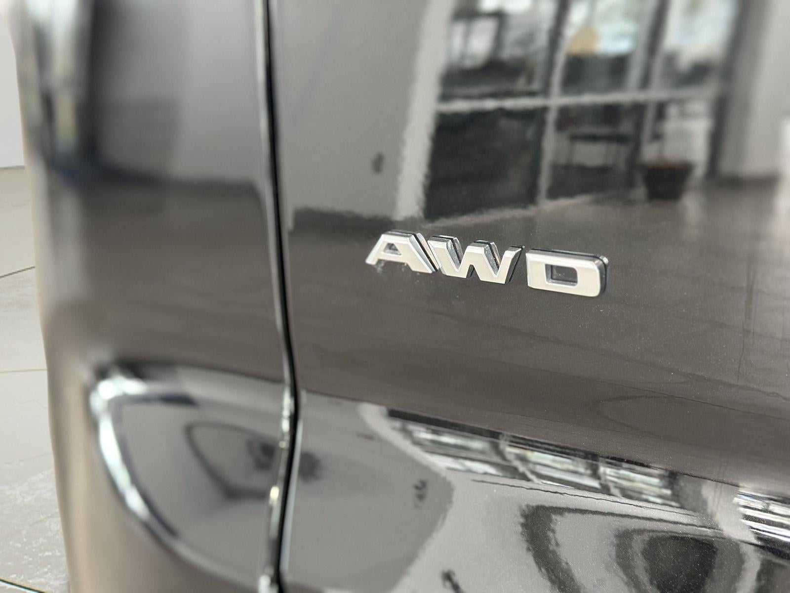 2023 Cadillac XT4 AWD Luxury