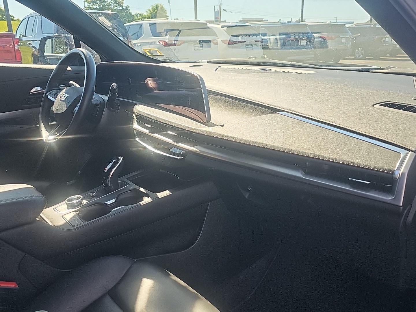 2025 Cadillac XT4 AWD Premium Luxury