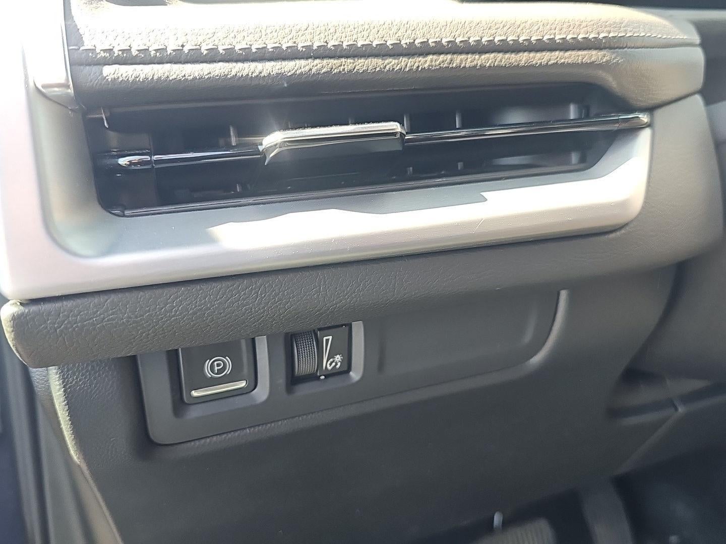 2025 Cadillac XT4 AWD Premium Luxury