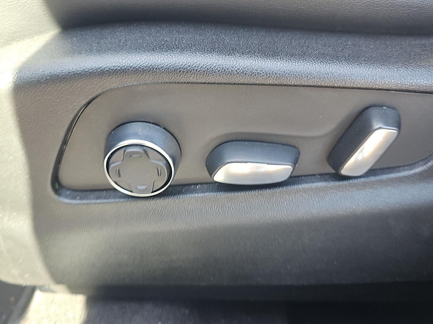 2025 Cadillac XT4 AWD Premium Luxury