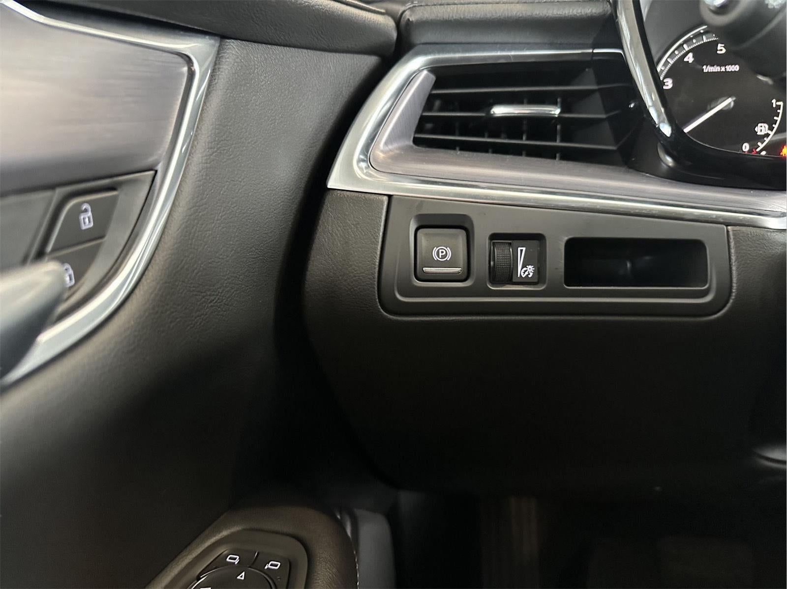 2025 Cadillac XT5 FWD Luxury