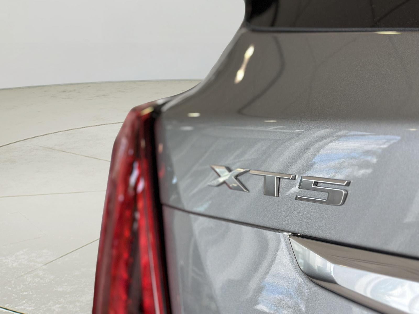 2025 Cadillac XT5 FWD Luxury