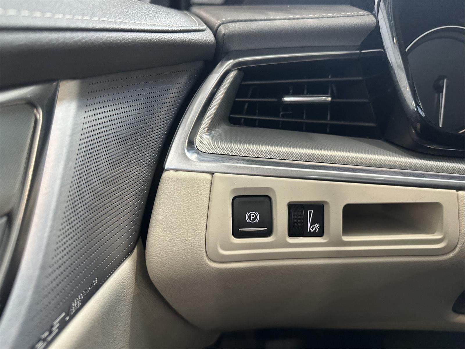 2023 Cadillac XT5 AWD Premium Luxury