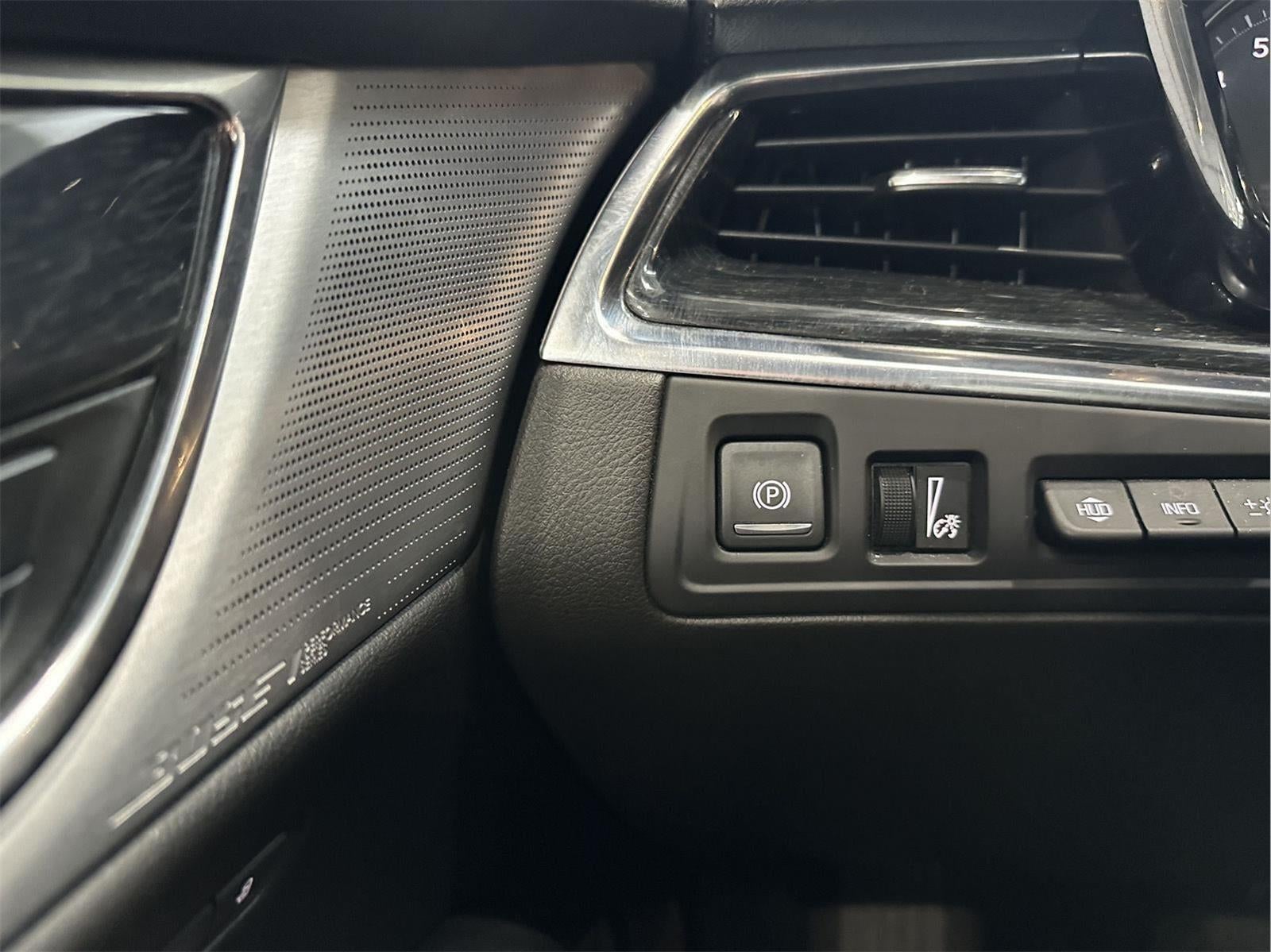 2022 Cadillac XT5 AWD Premium Luxury