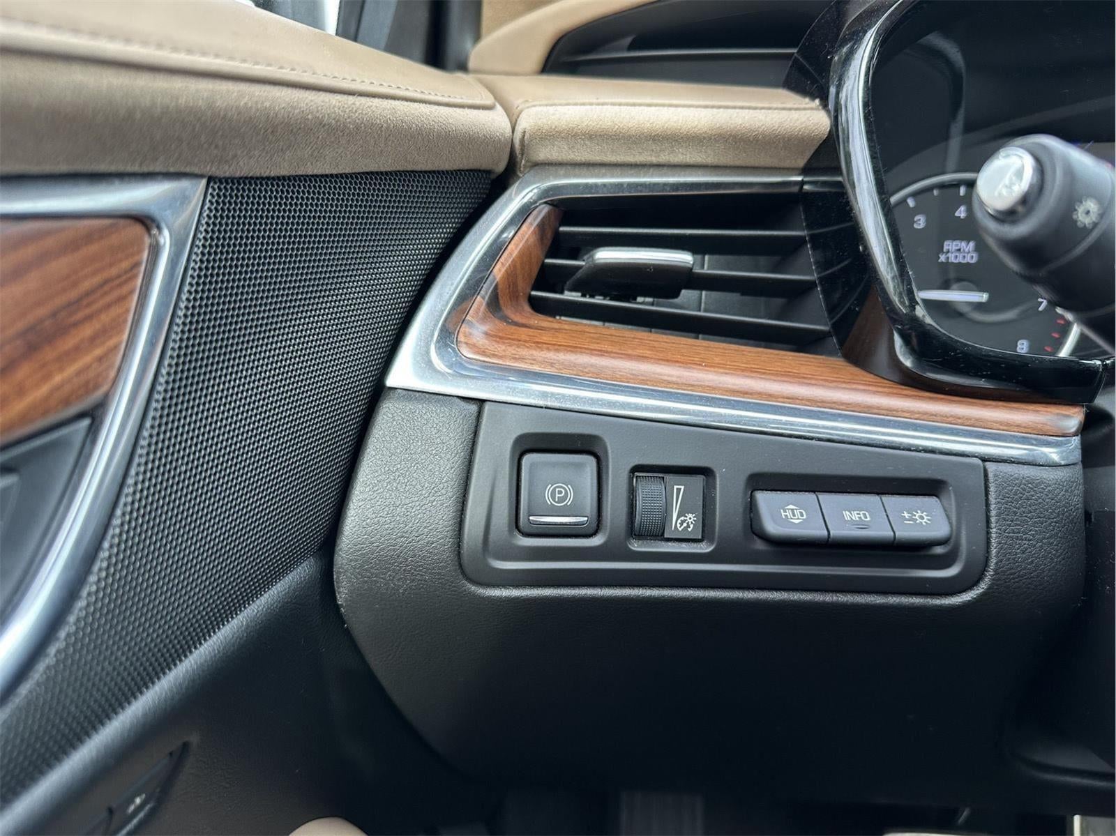 2017 Cadillac XT5 Platinum AWD