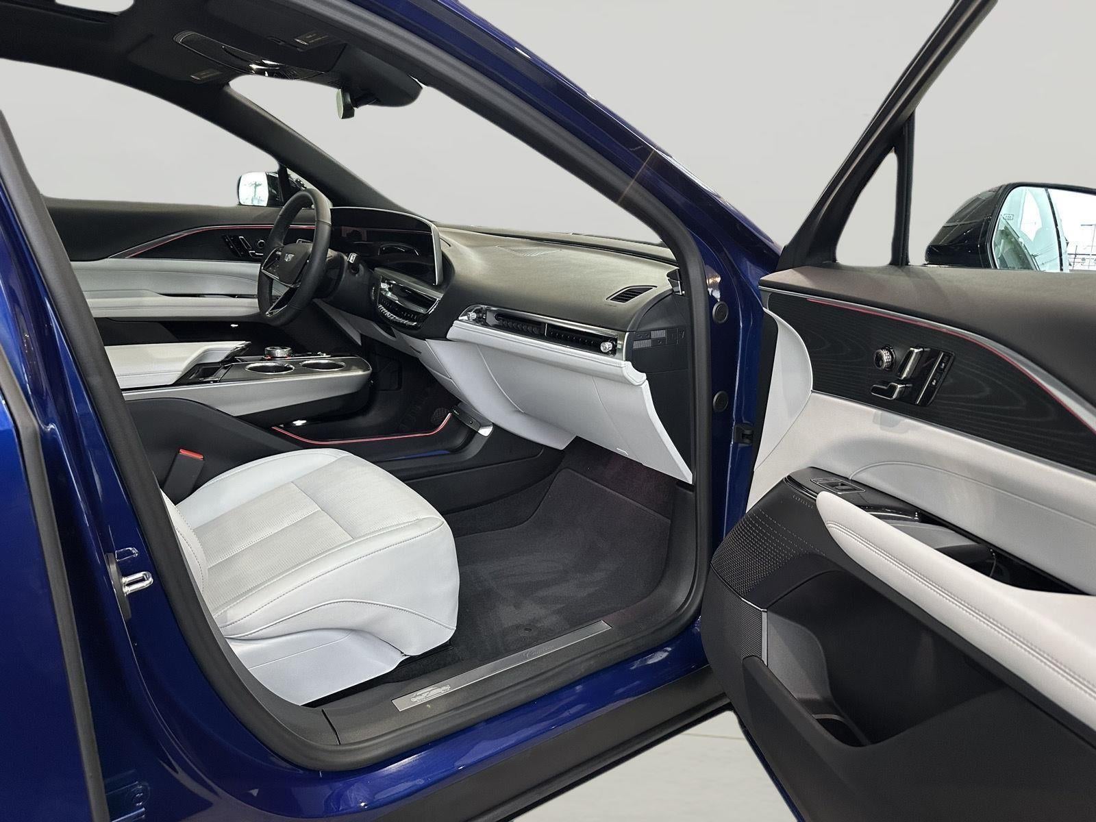 2024 Cadillac LYRIQ Sport