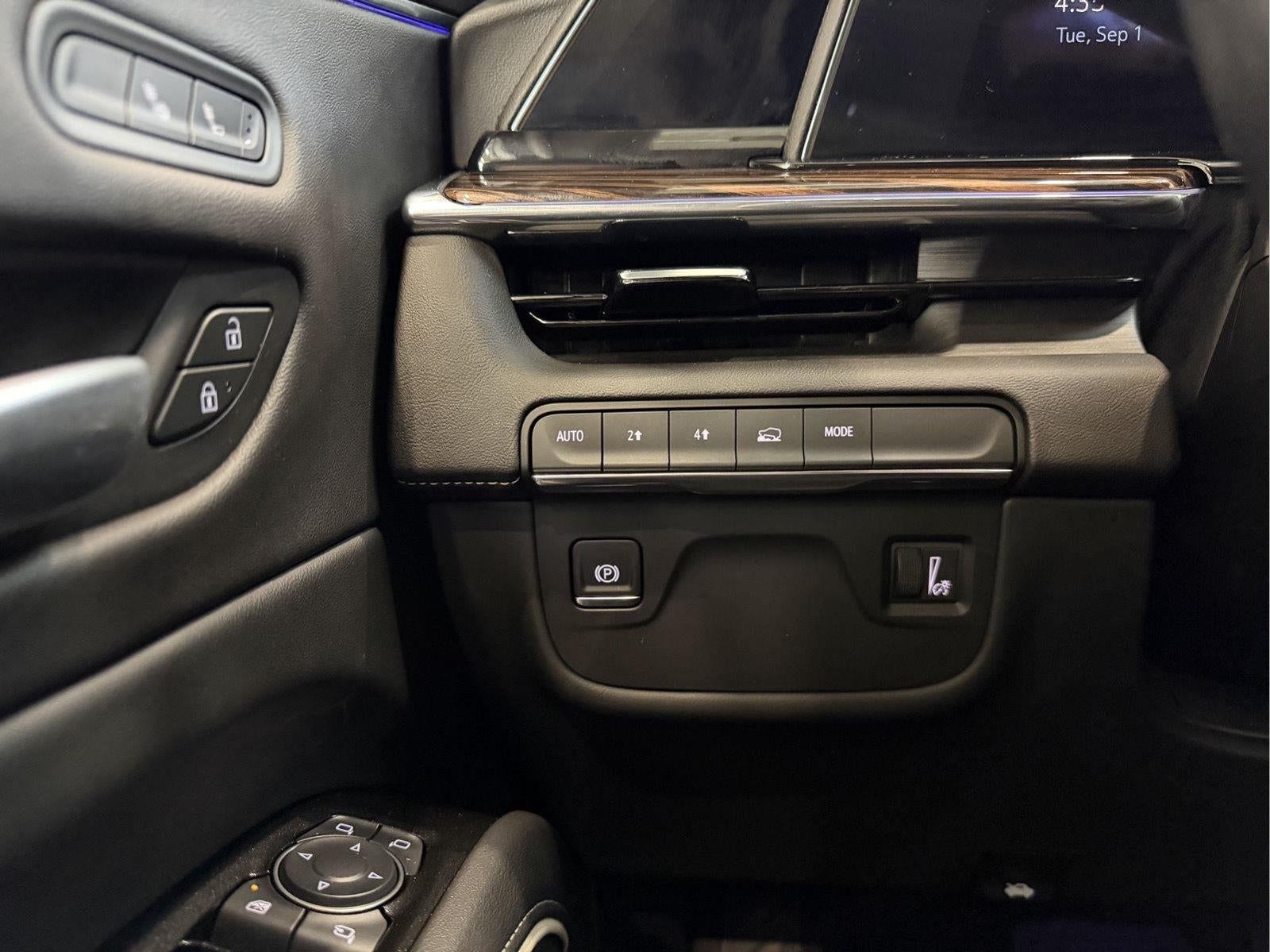 2024 Cadillac Escalade 4WD Luxury